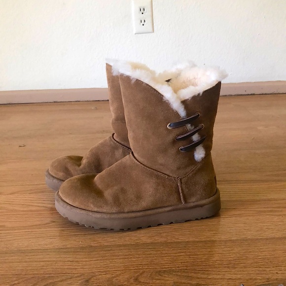 UGG Boots - Picture 1 of 3
